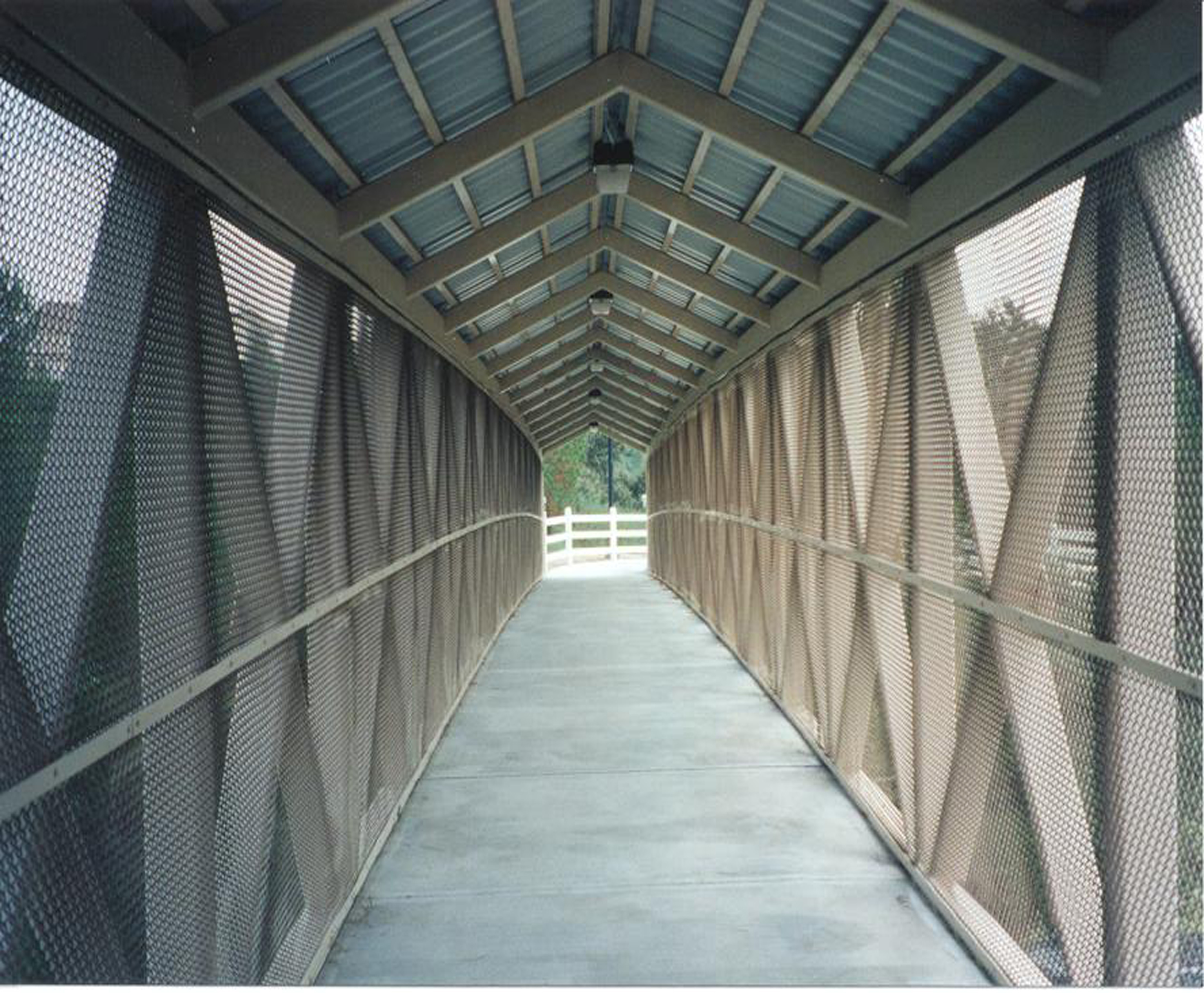 SANTA-CLARITA-PEDESTRIAN-BRIDGE